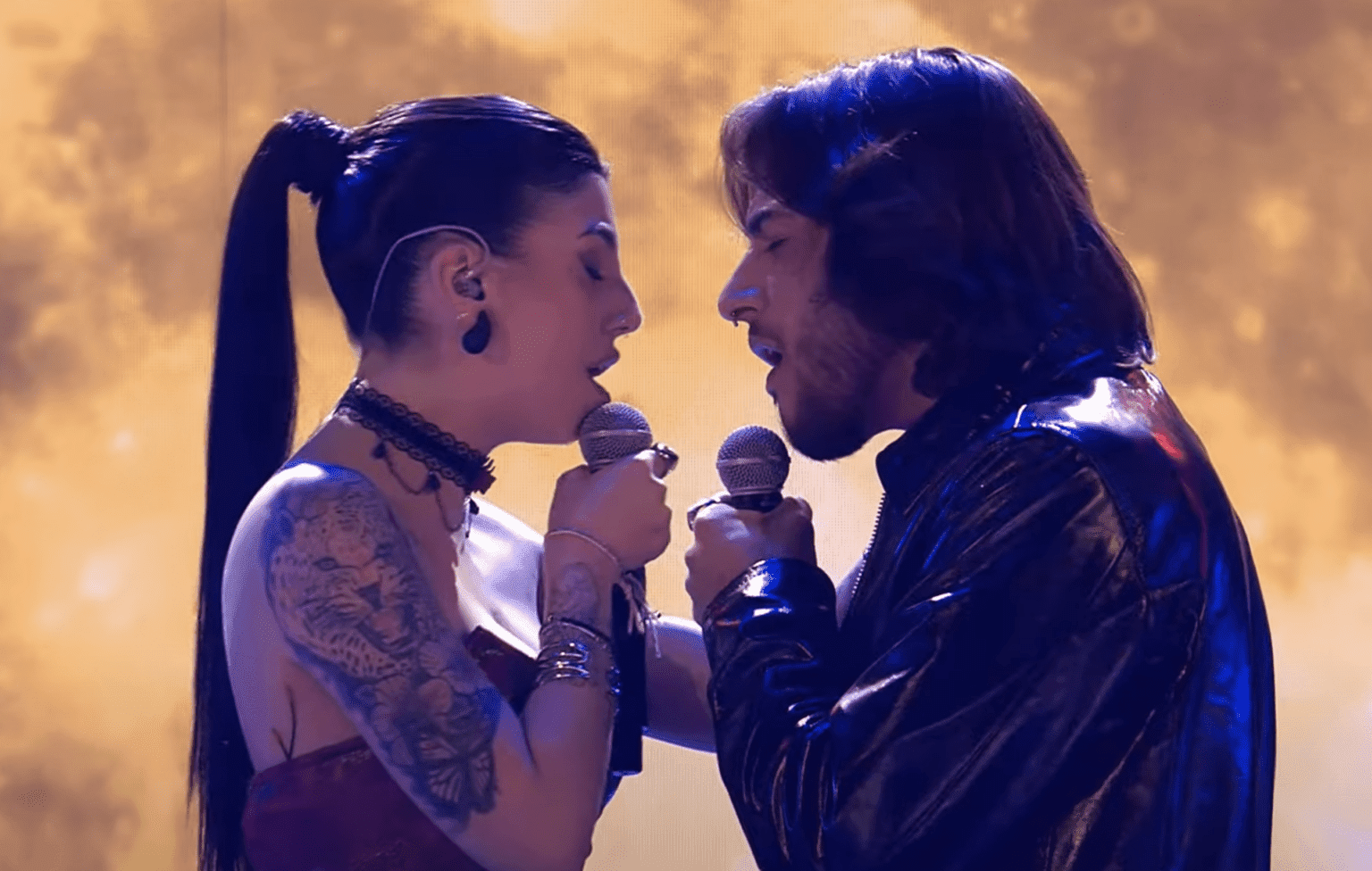 ¡romance Al Aire El Apasionado Beso Entre Lucas Y Naiara En Ot 2023